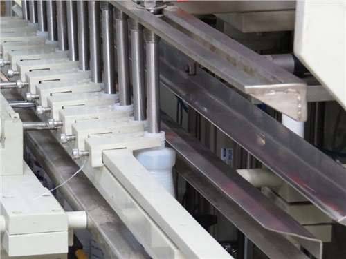 上海自动流体灌装机销售价格,流体灌装机