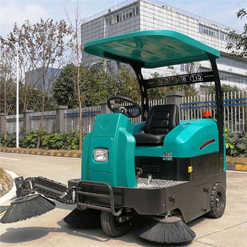 咸宁公园驾驶式扫地车什么样的好,驾驶式扫地车
