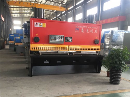 QC11Y-20<em></em>x2500液压闸式剪板机报价,剪板机